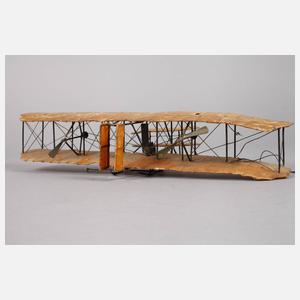 Flugzeugmodell als Doppeldecker