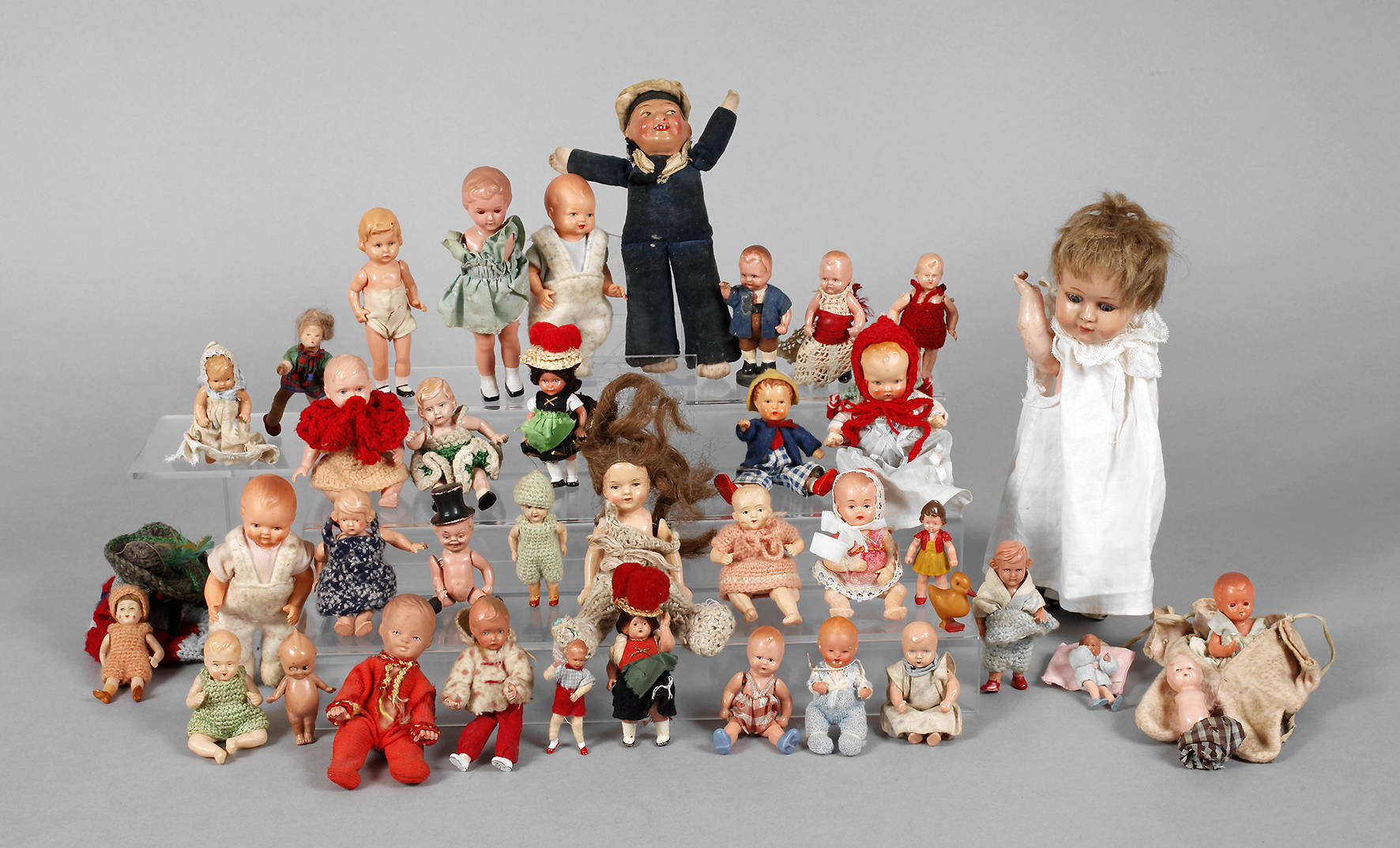 Großes Konvolut Puppenstubenpuppen