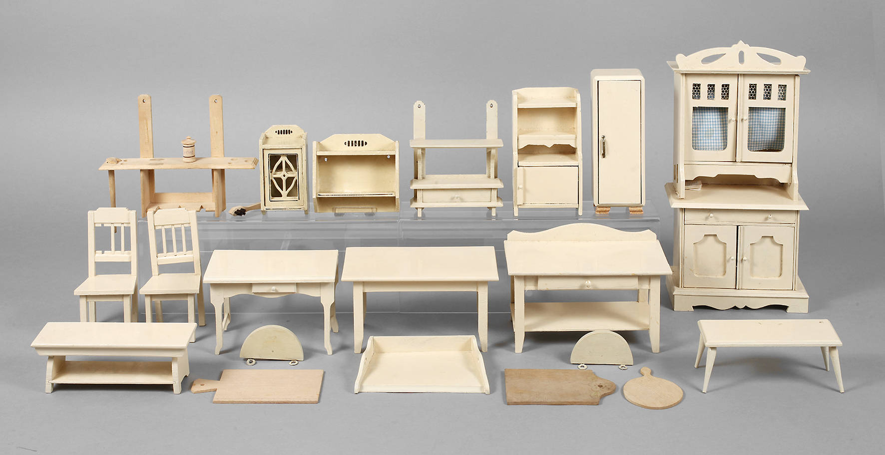Konvolut Puppenküchenmöbel