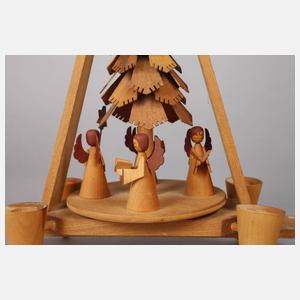 Tischpyramide mit Engelschor