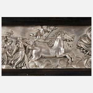 Bilderuhr im Silberrelief