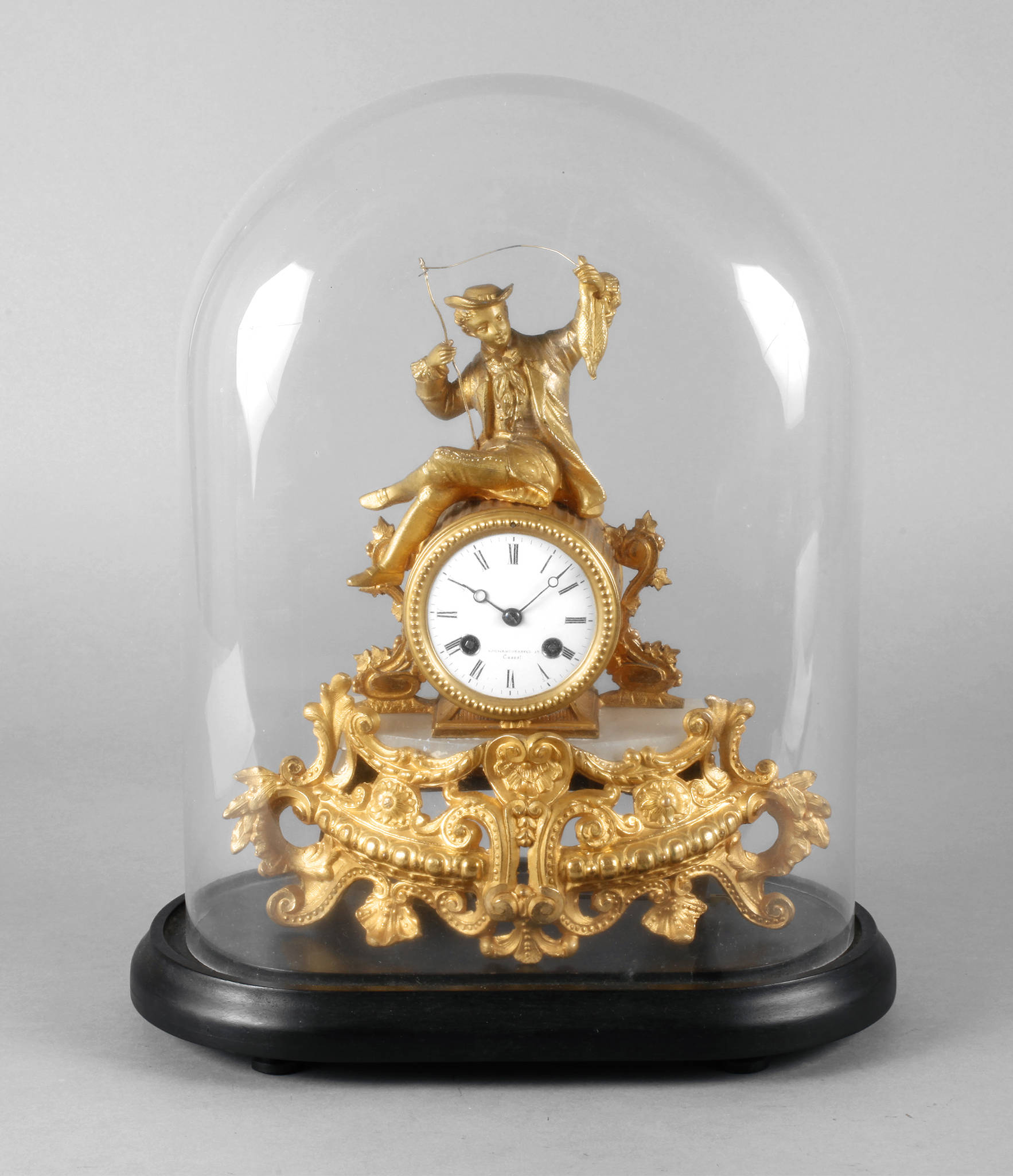 Figurenuhr mit Glassturz