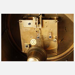 Große Prunkkaminuhr