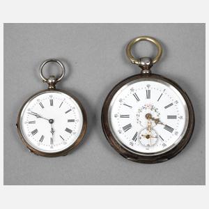 Zwei Schlüsseluhren