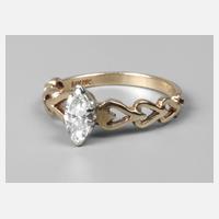 Goldring mit Diamantnavette111