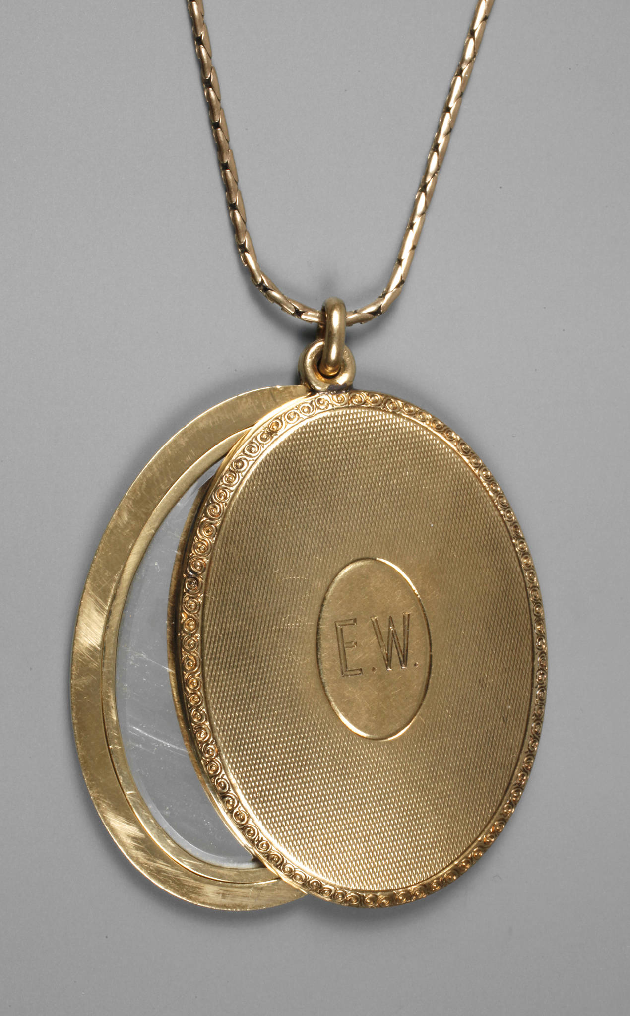 Großer Medaillonanhänger Gold