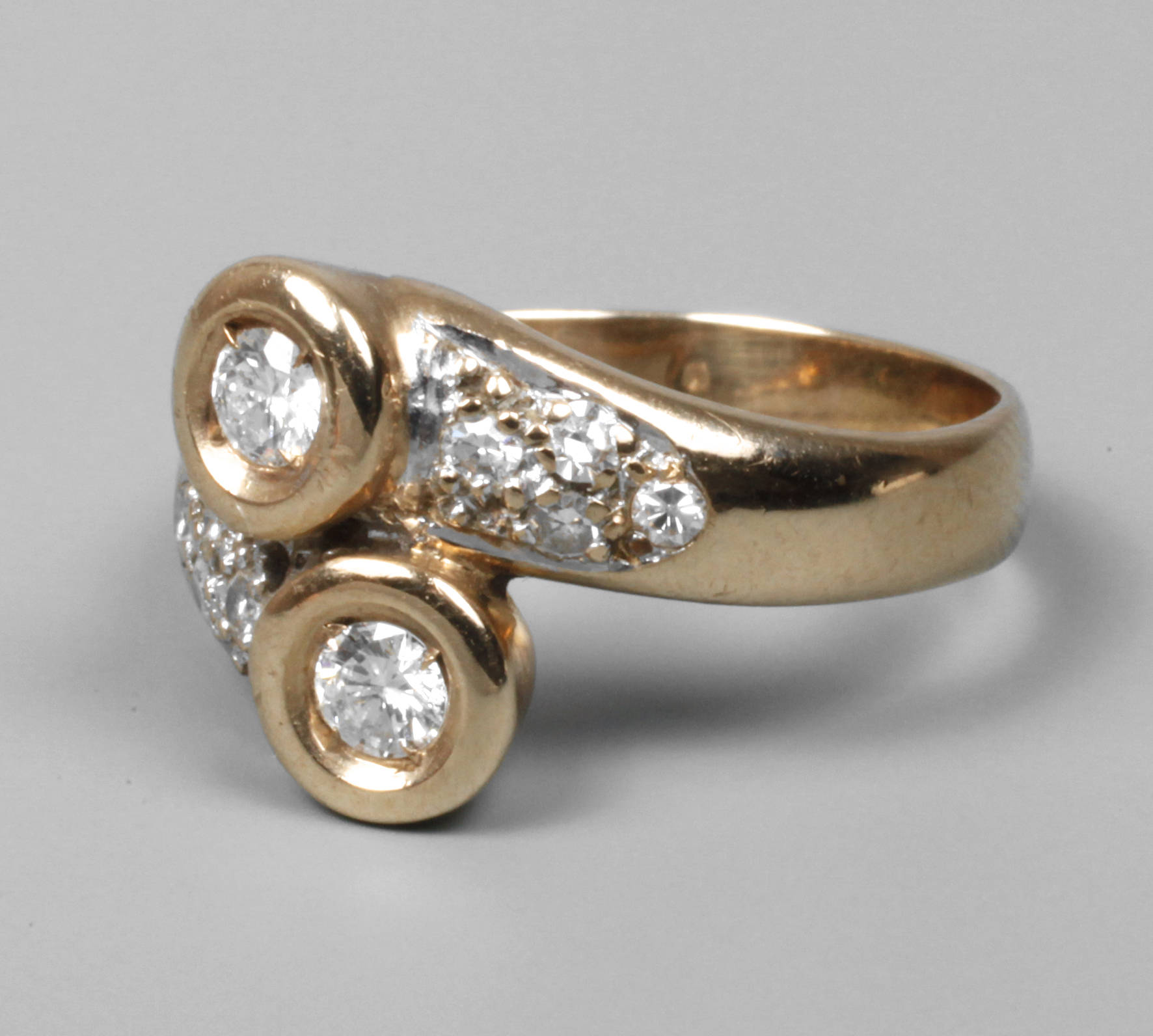 Ring Gelbgold mit Diamanten und Brillanten