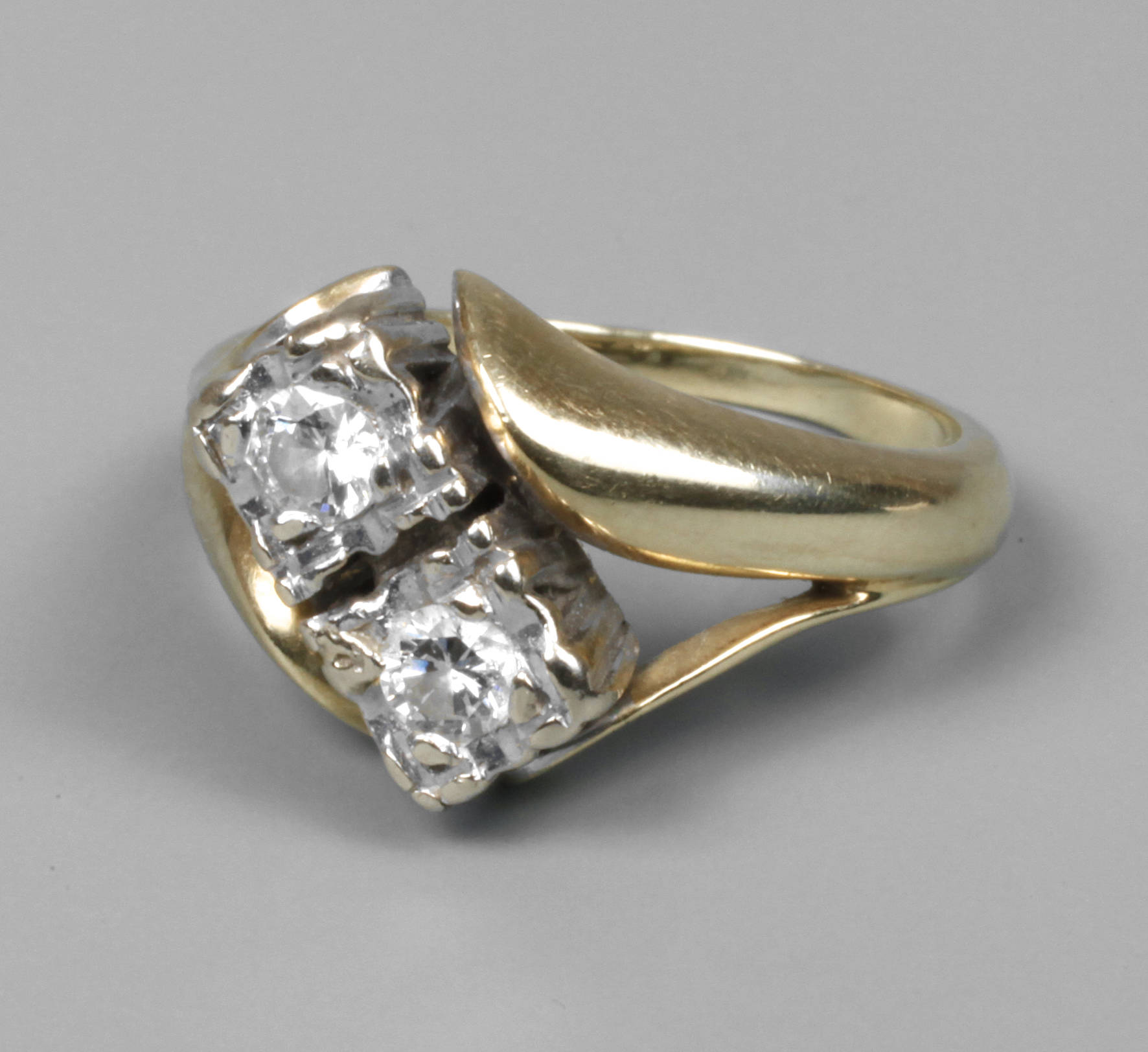 Ring mit zwei Brillanten