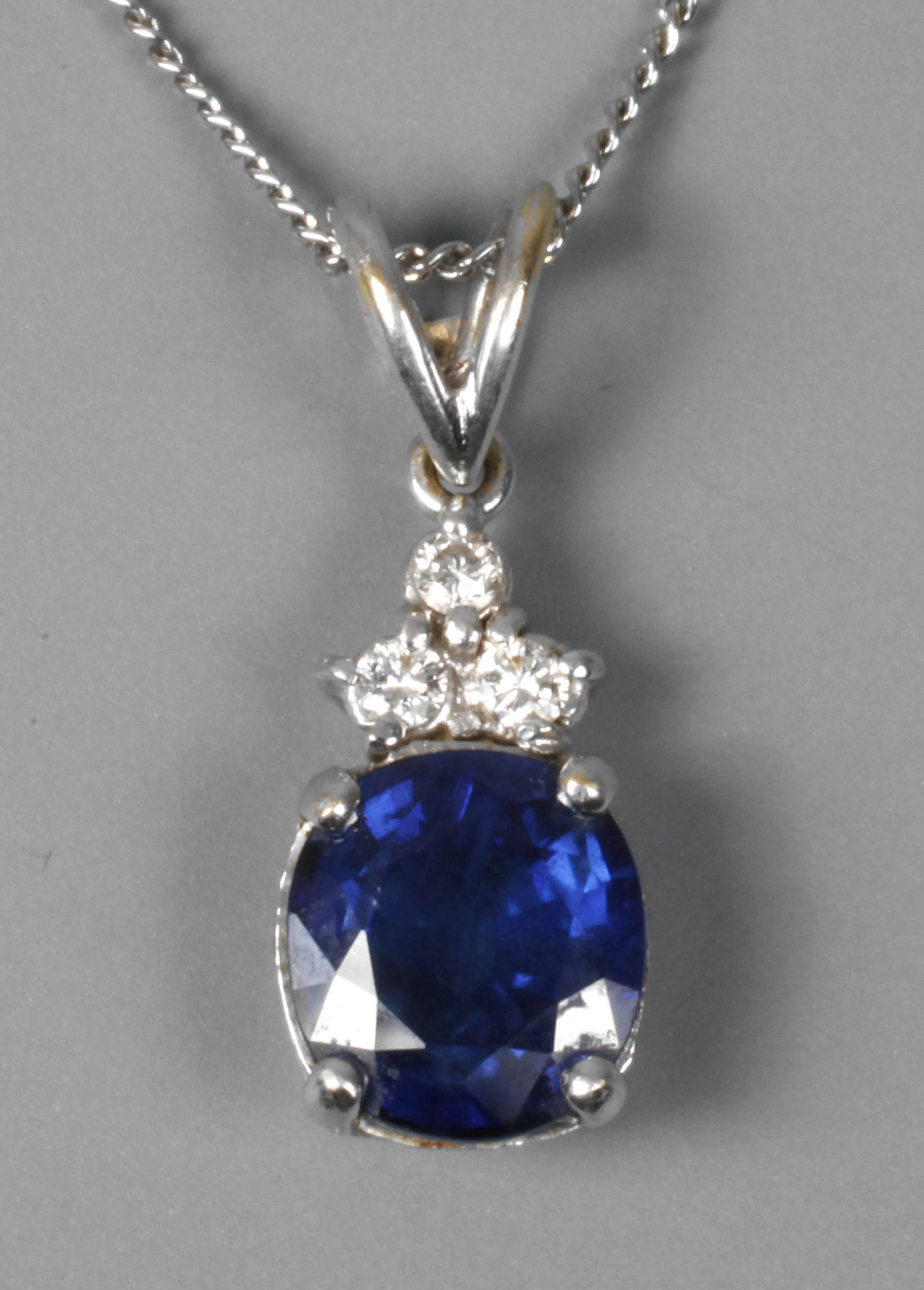 Saphiranhänger mit Brillant