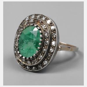 Smaragdring mit Diamanten