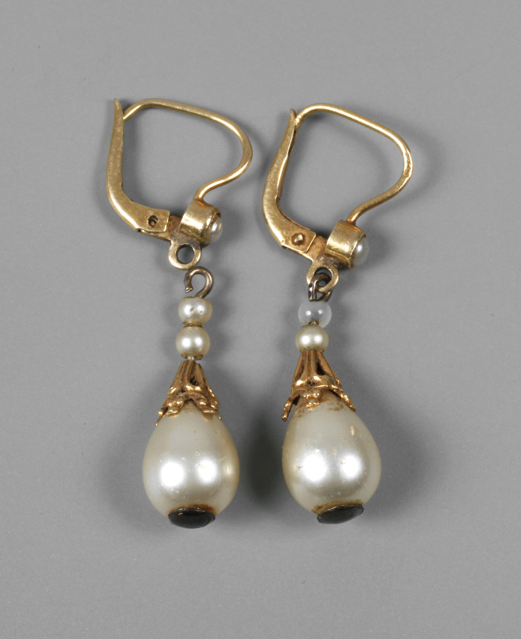 Paar Ohrhänger Gold mit Perlen