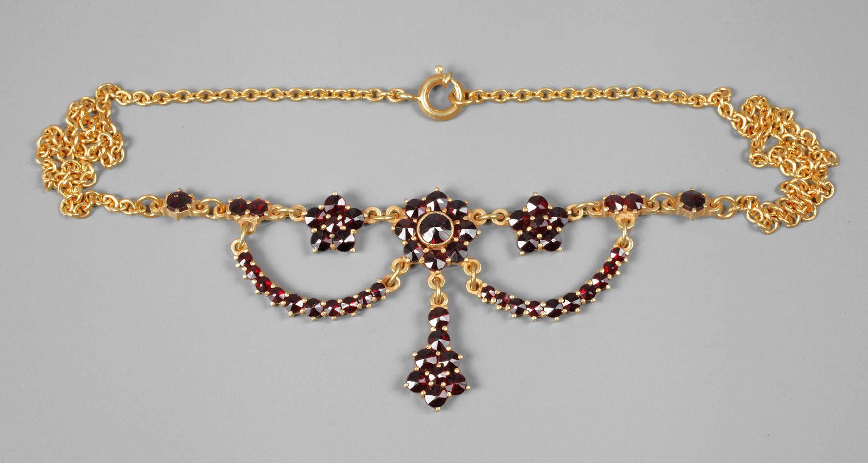 Granat-Collier