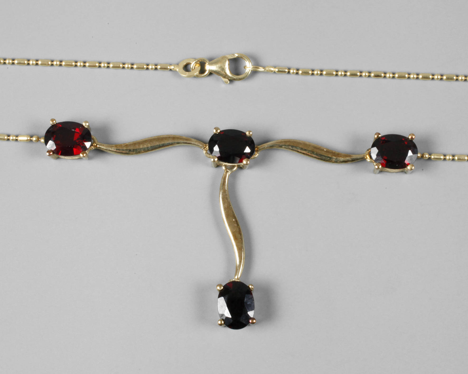Granat-Collier Gold