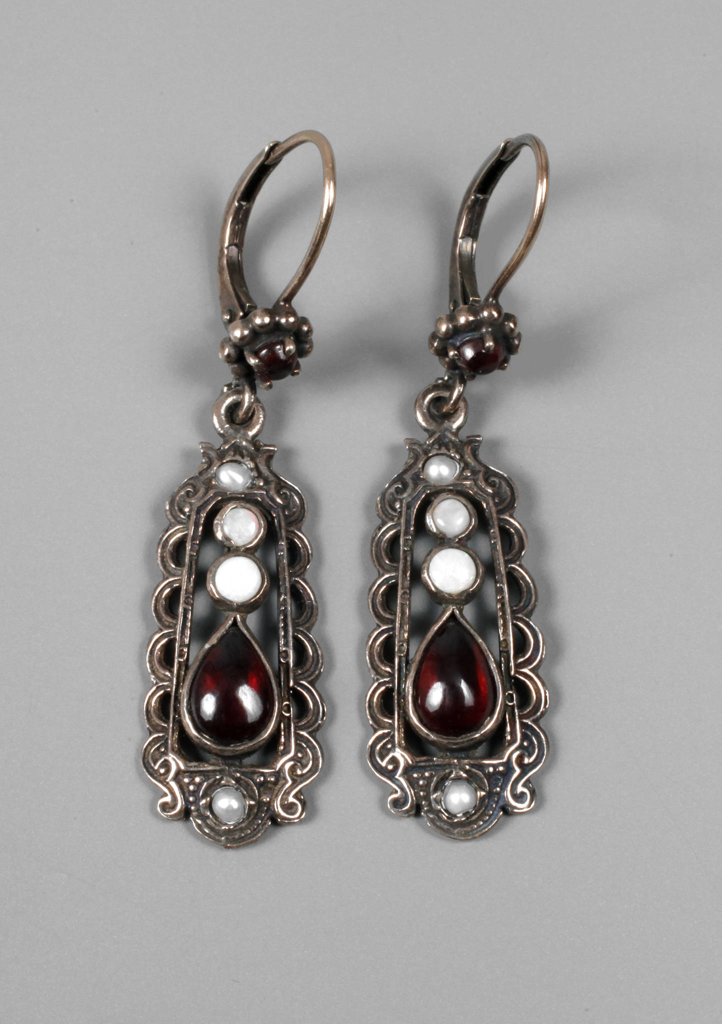 Paar Ohrhänger Granat