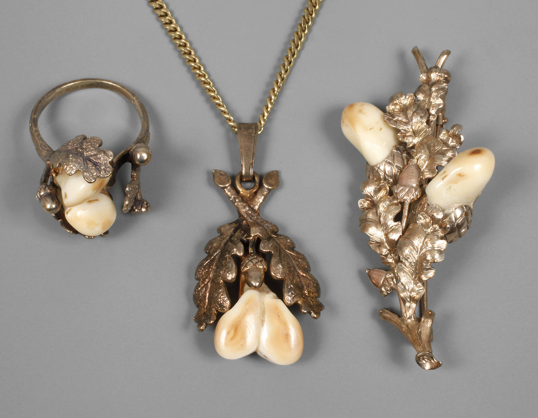 Drei Teile Grandelschmuck Gold