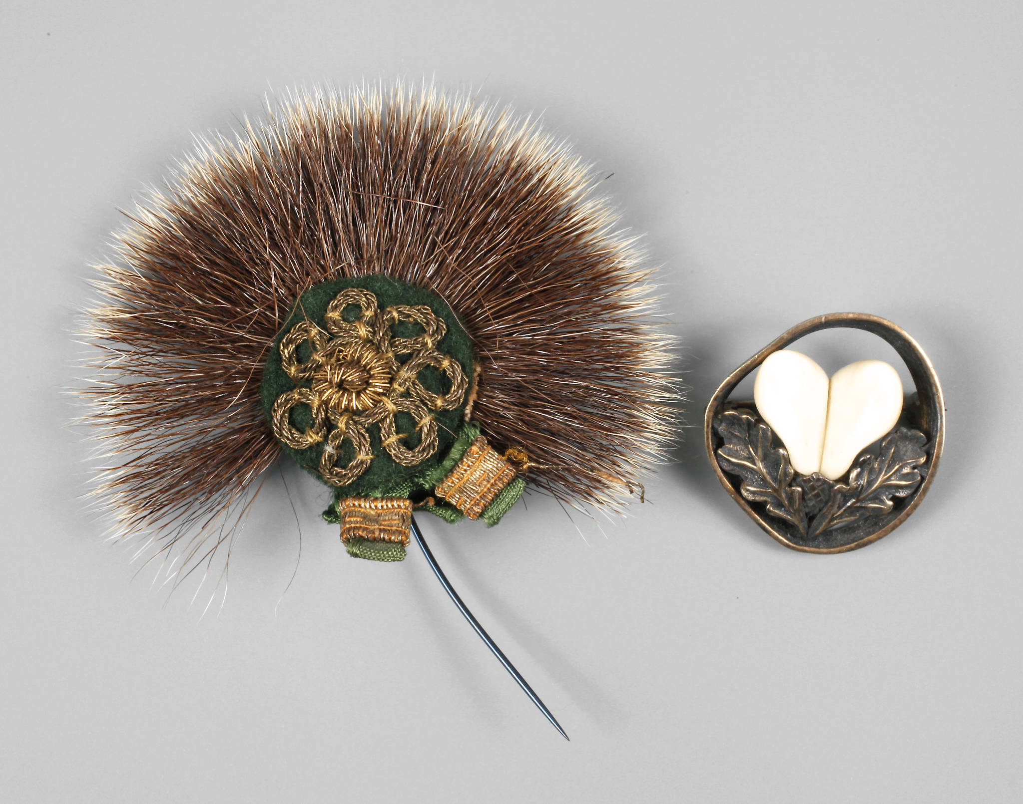 Zwei Teile Trachtenschmuck