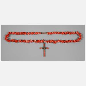 Korallenkette mit Kreuzanhänger