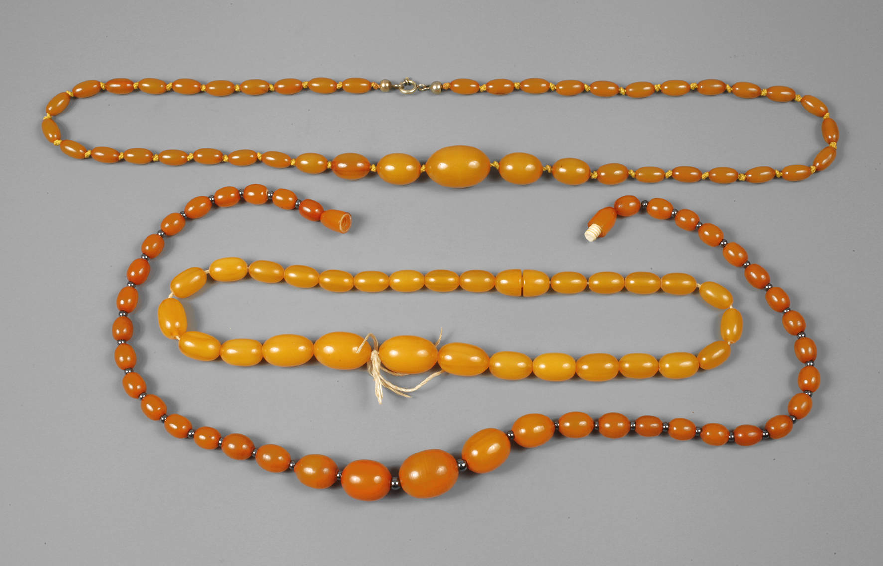 Drei Ketten Art déco