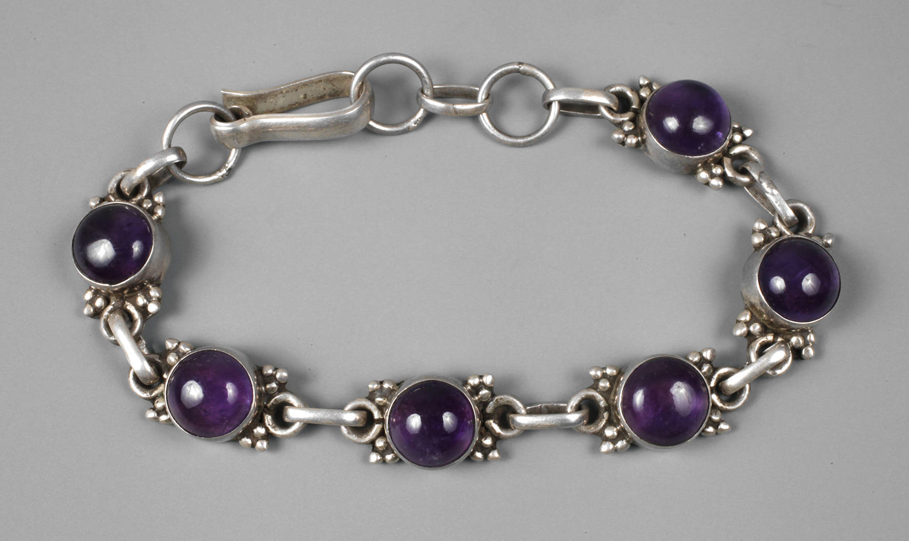 Silberarmband mit Amethyst