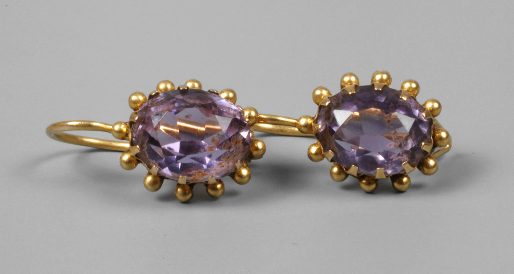 Paar Ohrstecker Gold und Amethyst