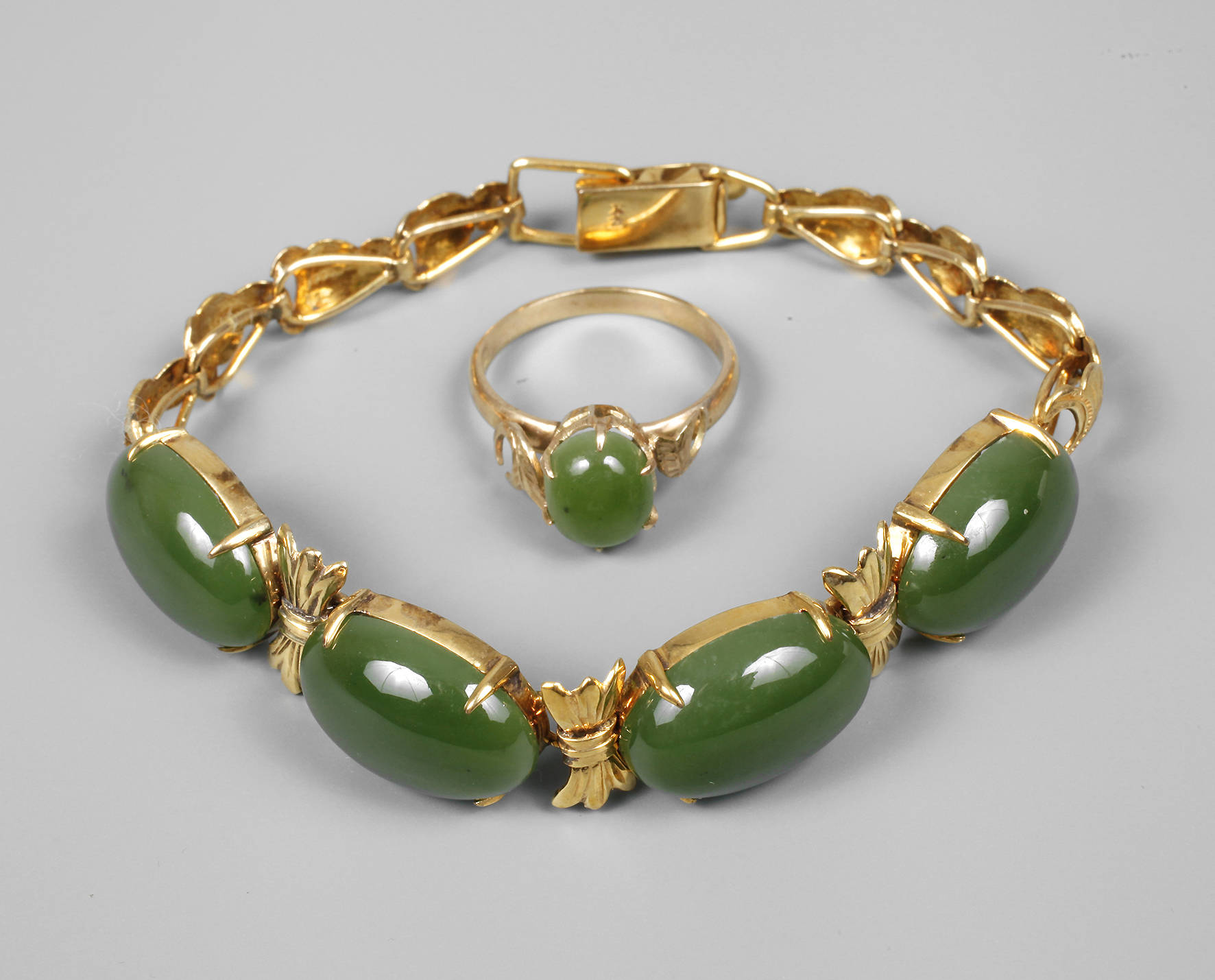 Armband und Ring Jade