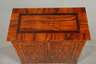 Kleiner Kabinettschrank