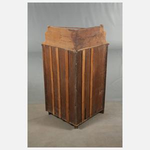 Schwälmer Eckschrank