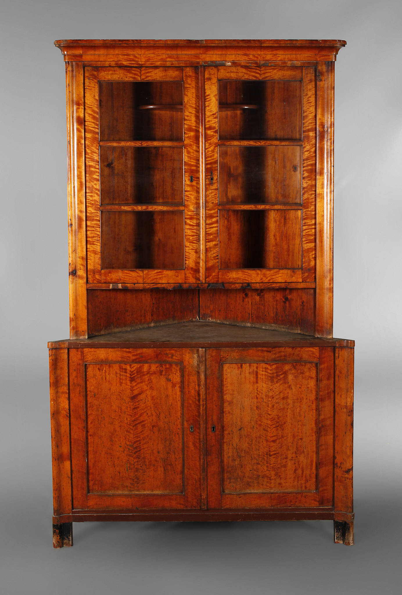 Eckvitrine Biedermeier
