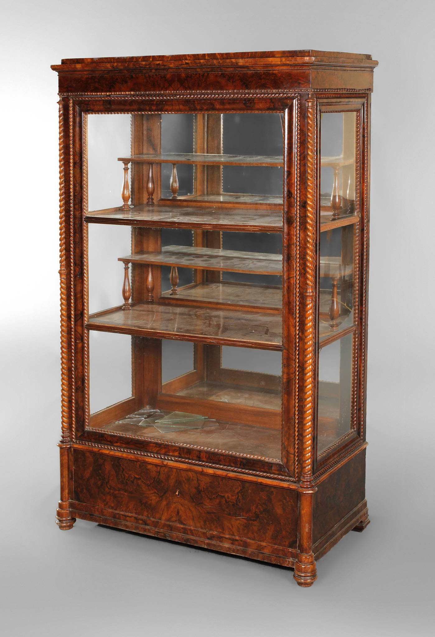 Dreiseitenvitrine Biedermeier