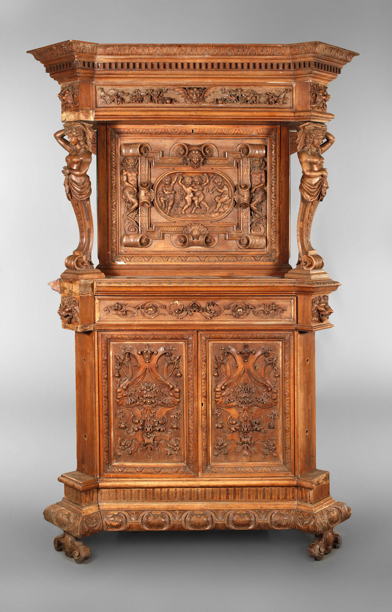 Aufsatzschrank Historismus