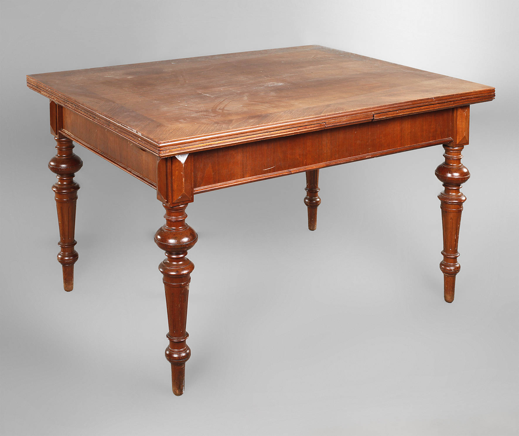 Gründerzeit-Ausziehtisch