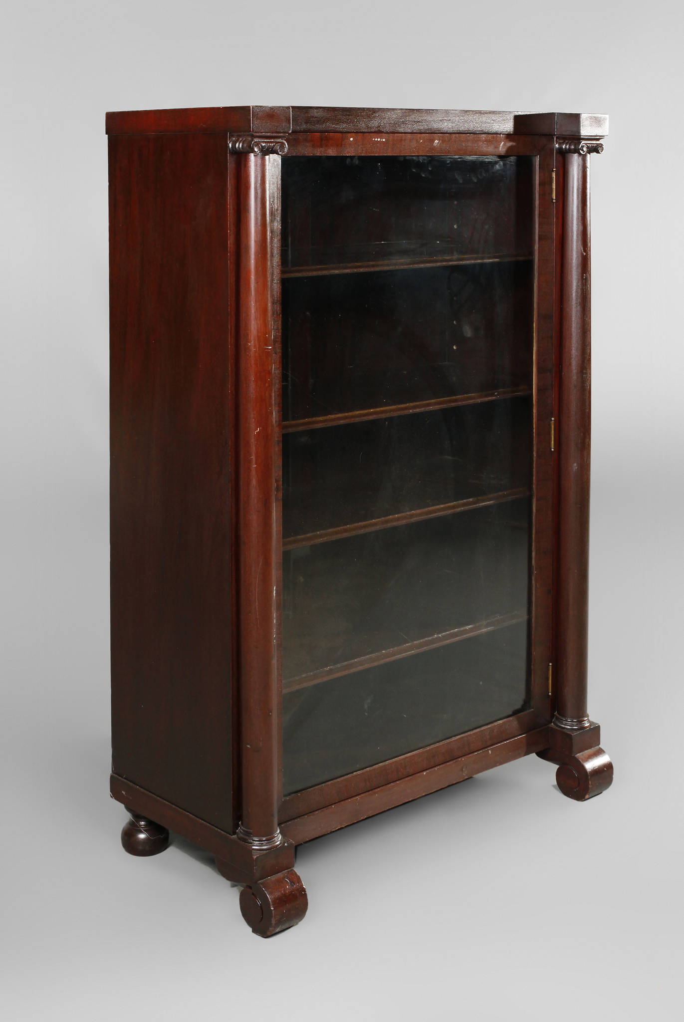 Kleiner Bücherschrank