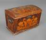 Kleine Truhe mit Brandmalerei
