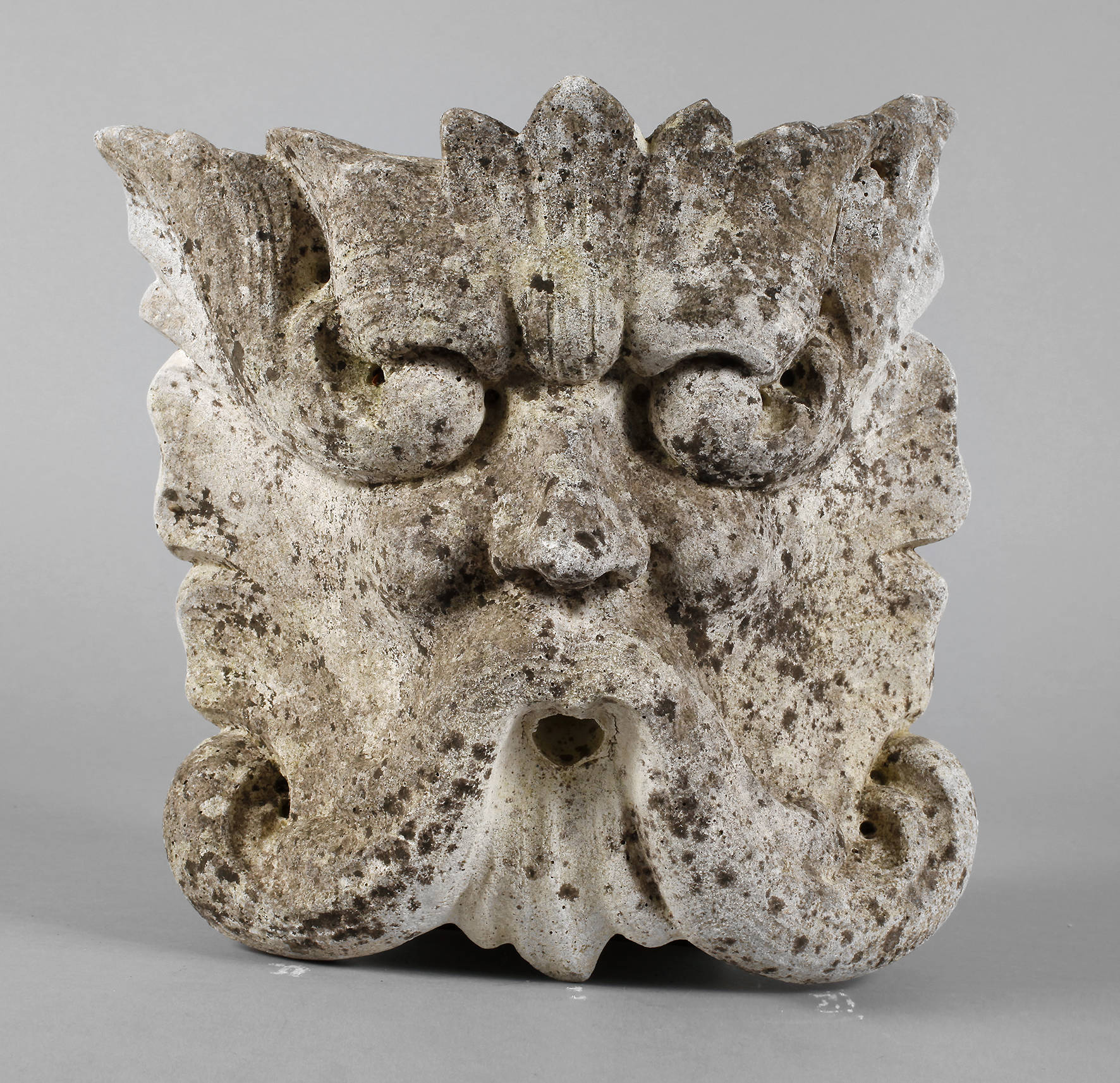 Brunnenmaske Steinguss