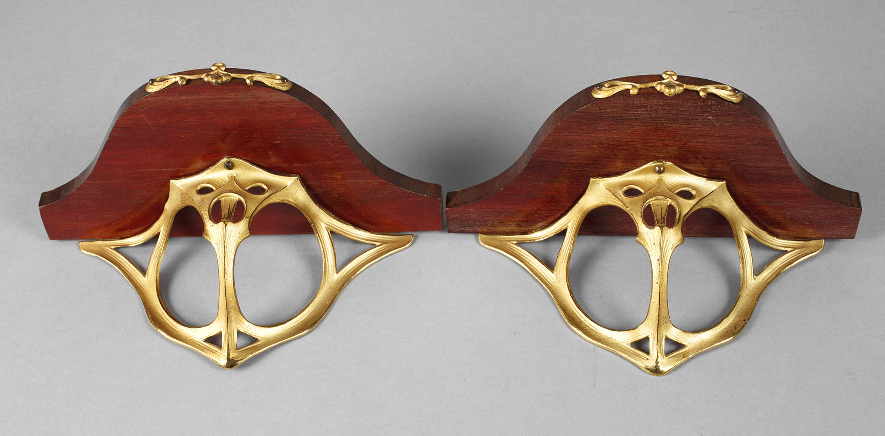 Paar Konsolen Jugendstil