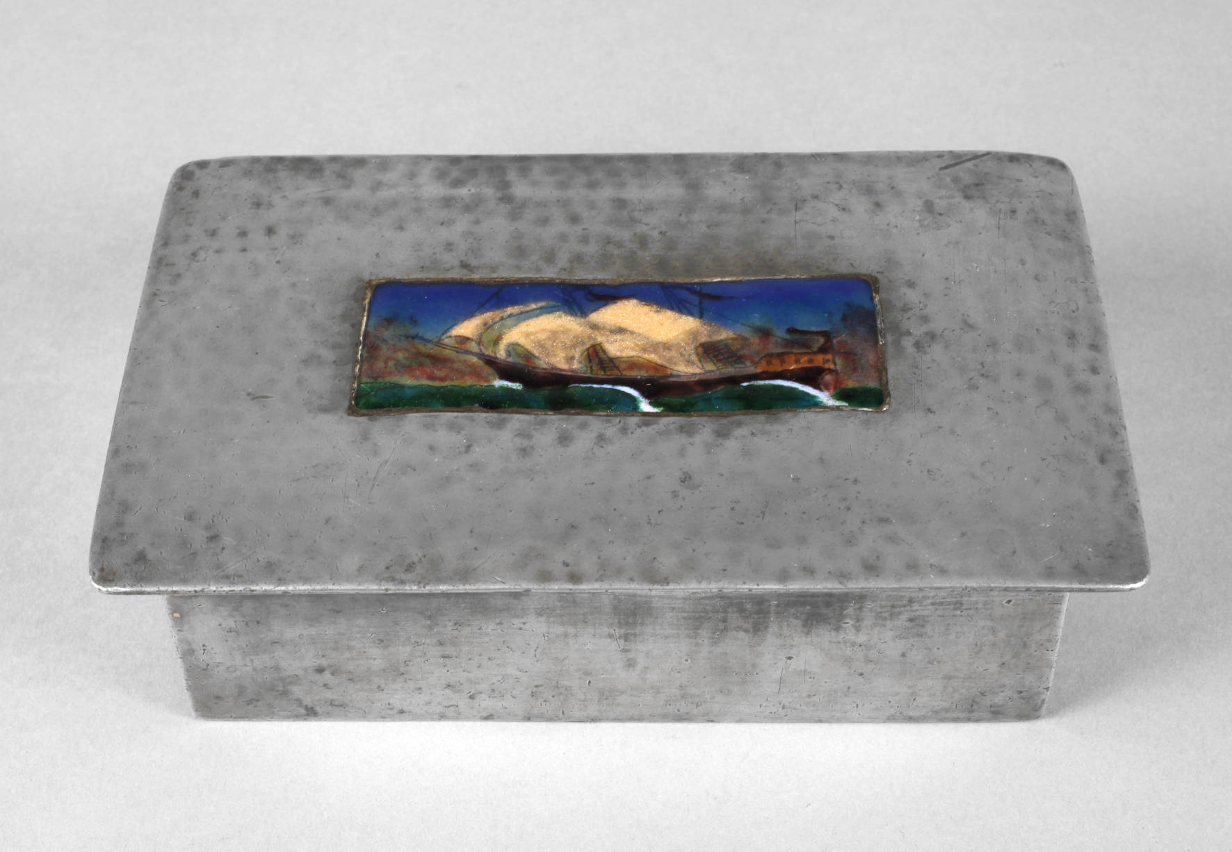 Zigarrendose mit Emailbild