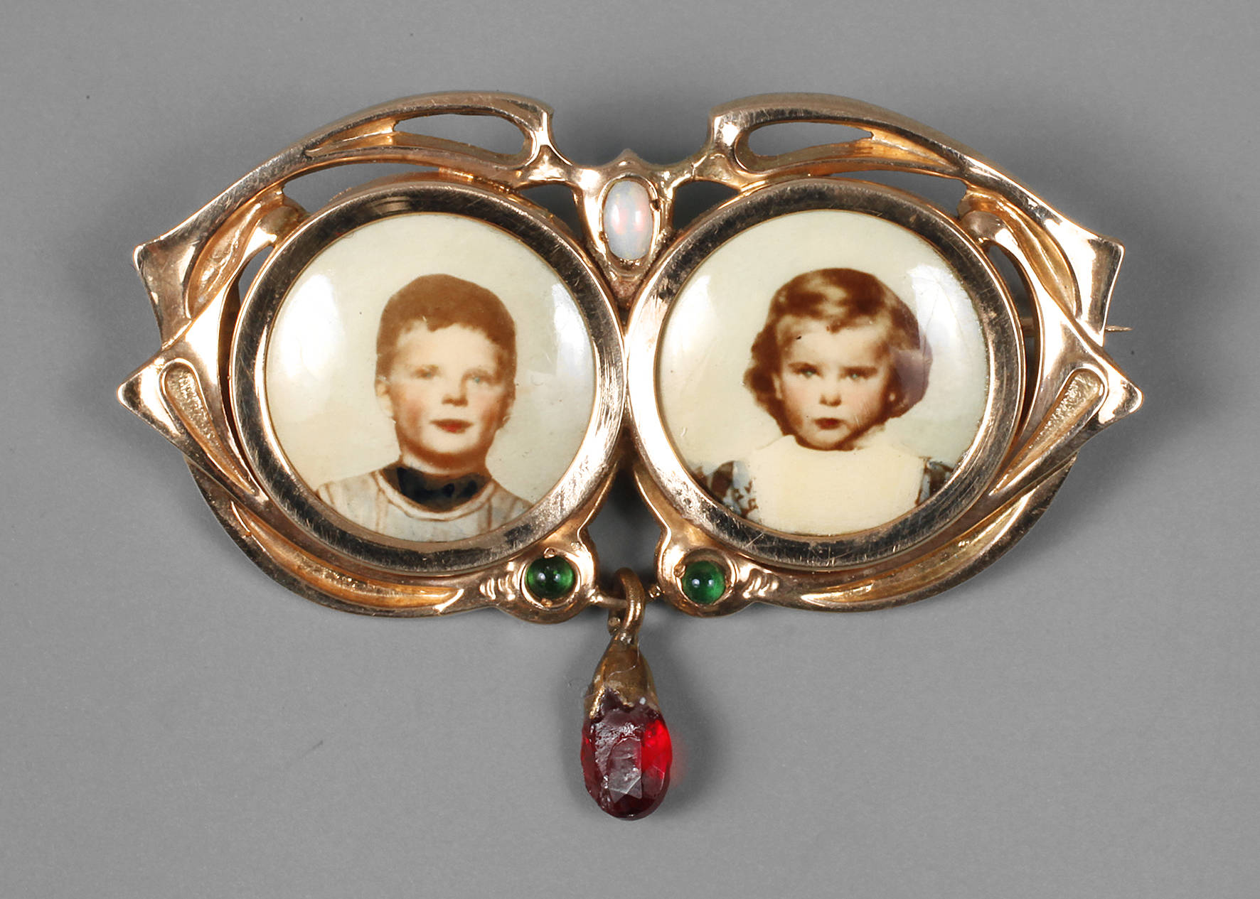 Fotobrosche Jugendstil