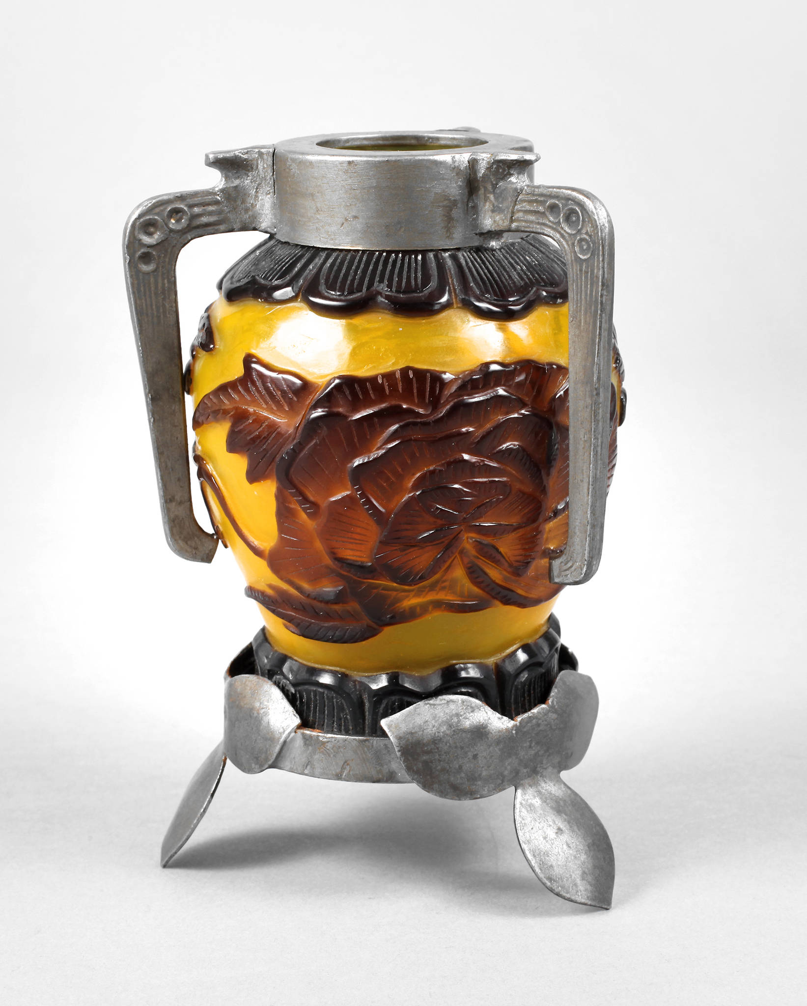 André Delatte montierte Vase