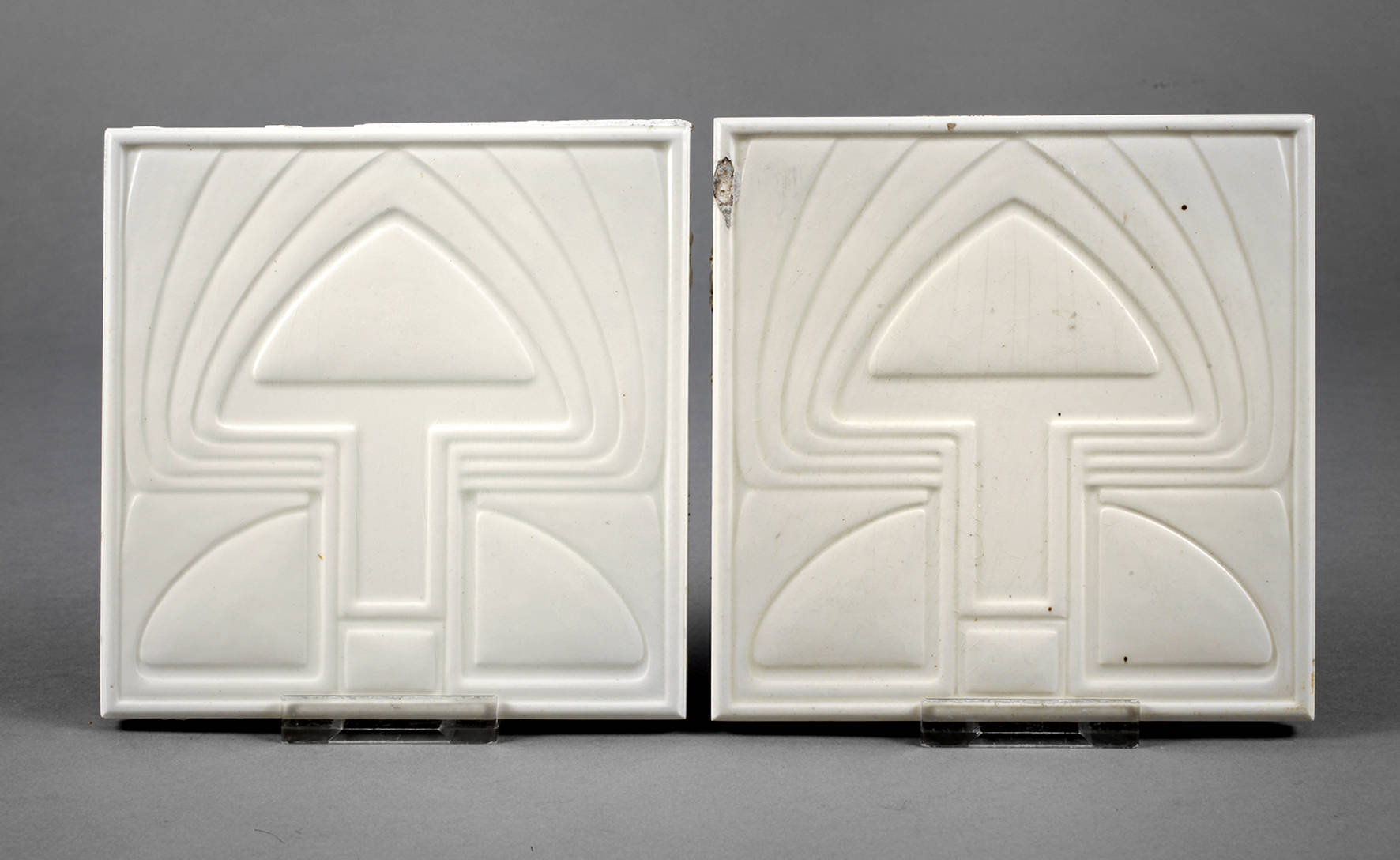 Zwei Jugendstilfliesen