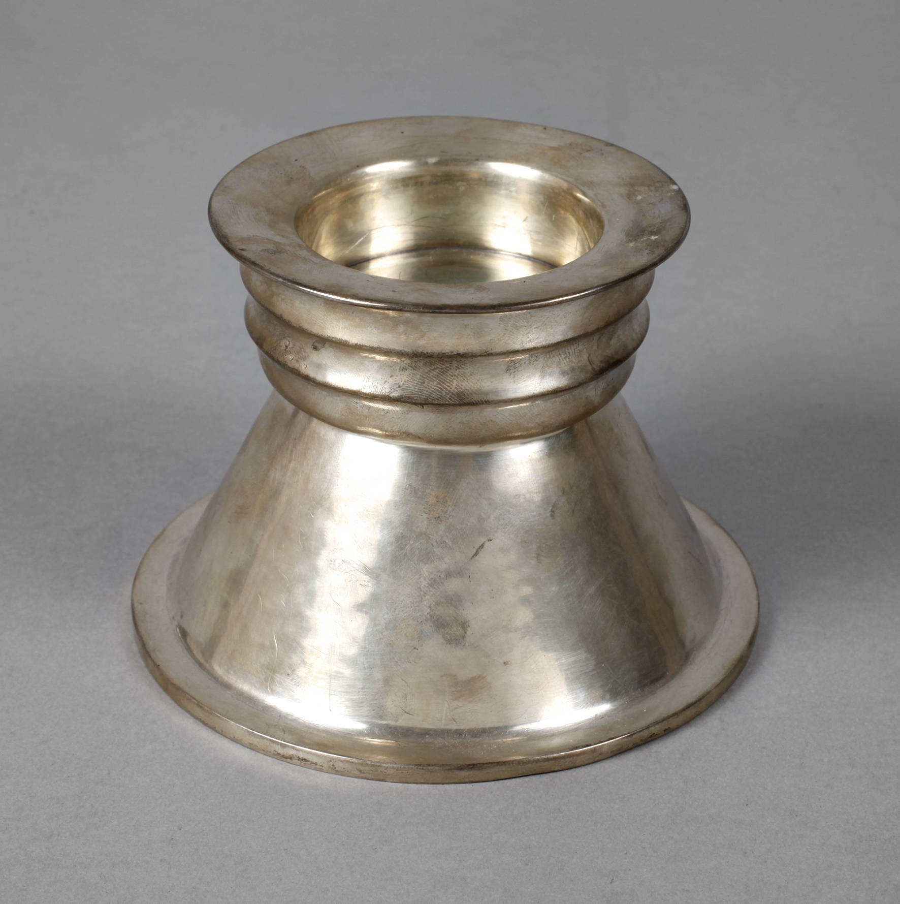 Großer Art déco-Kerzenleuchter Silber