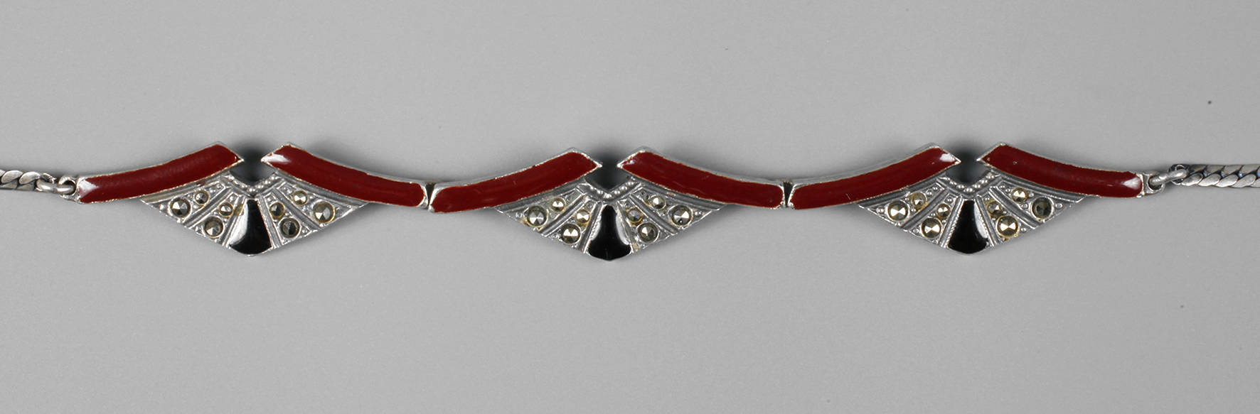 Collier Email mit Markasiten