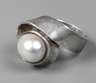 Großer Designring mit Barockperle