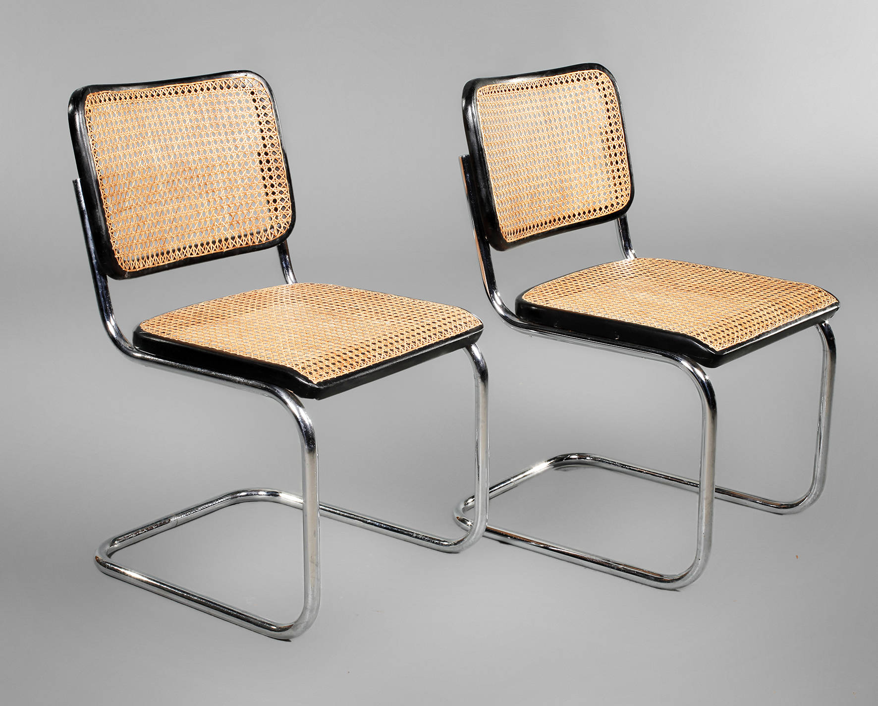 Zwei Stühle Marcel Breuer S 32