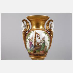 Amphorenvase mit Karyatiden