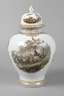 Dresden Deckelvase