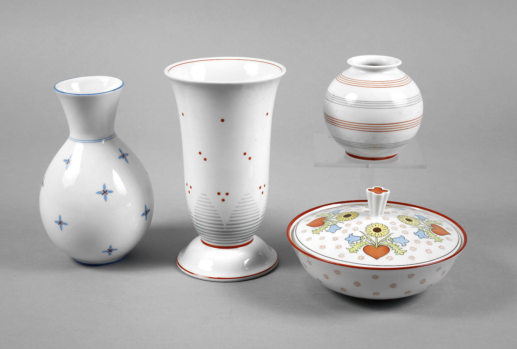 Kaestner drei Vasen und Deckeldose