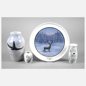 Kaestner drei Vasen und ein Teller