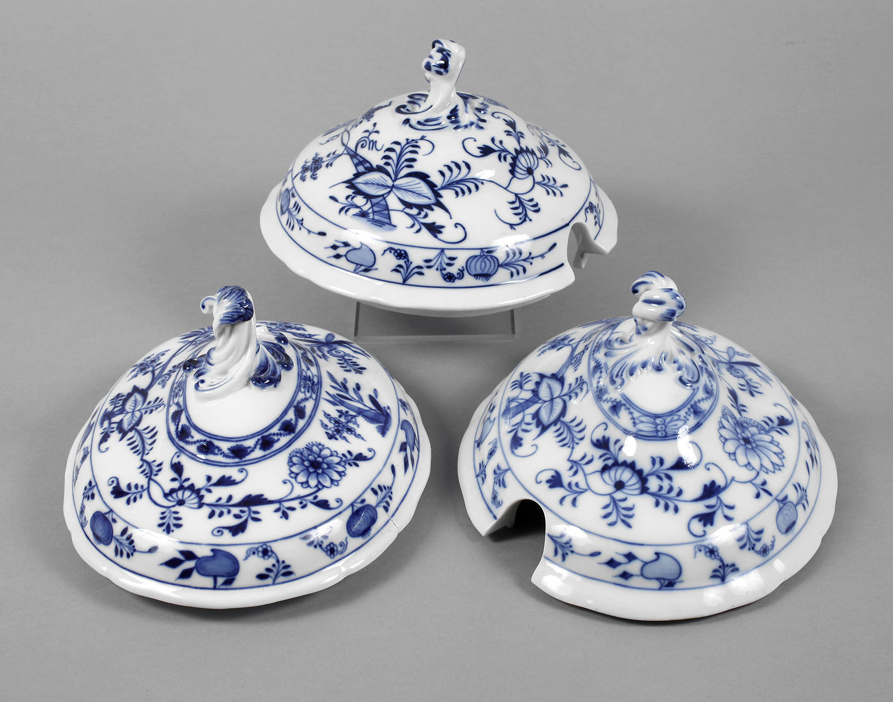 Meissen drei Terrinendeckel Zwiebelmuster