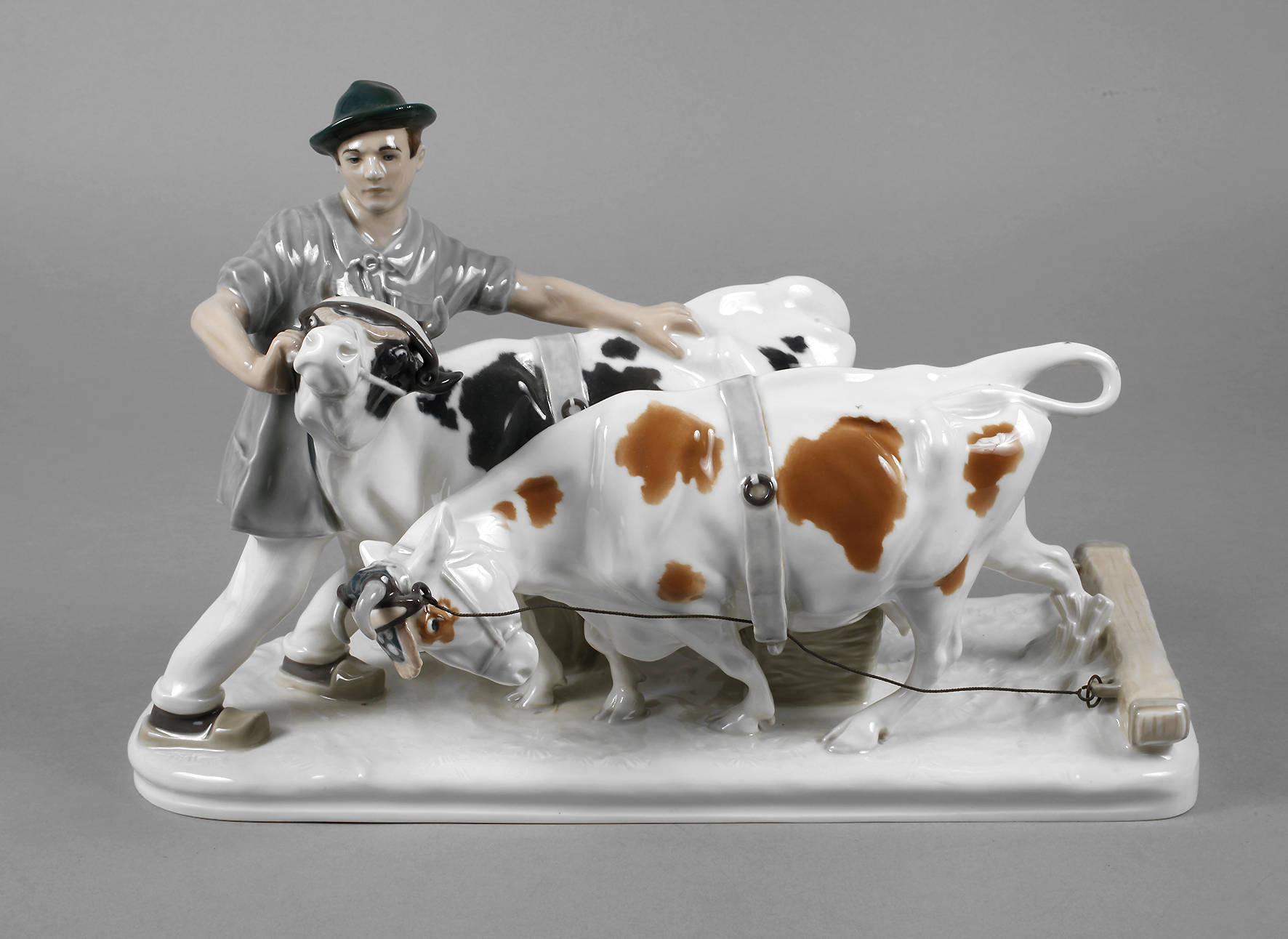 Meissen große Figur ”Bauer mit Ochsengespann”