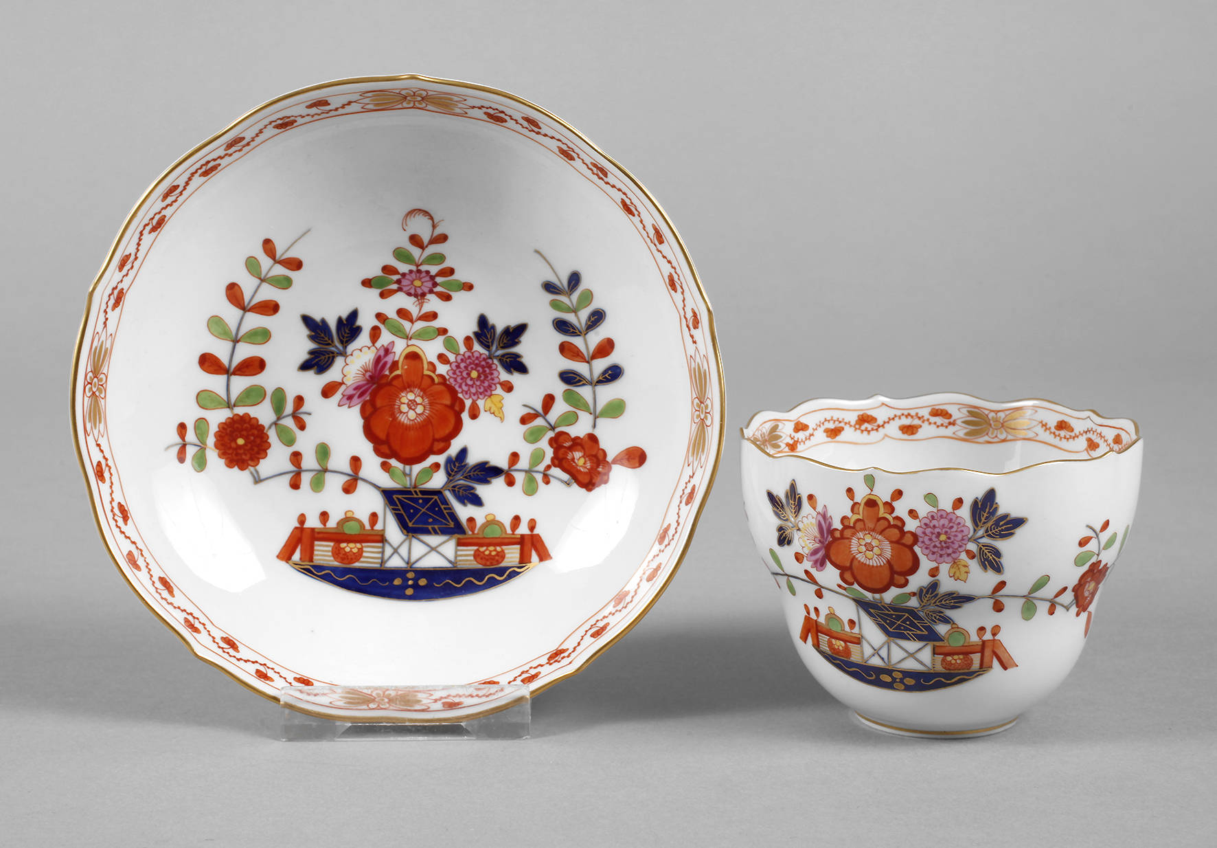 Meissen Kaffeetasse ”Tischchendekor”